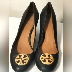 Tory Burch black leather  platform pumps